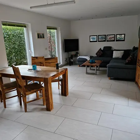 An Der Brunnenaue 4 Sterne, E-ladestation Am Haus, Wlan, Netflix, Garten סגרד