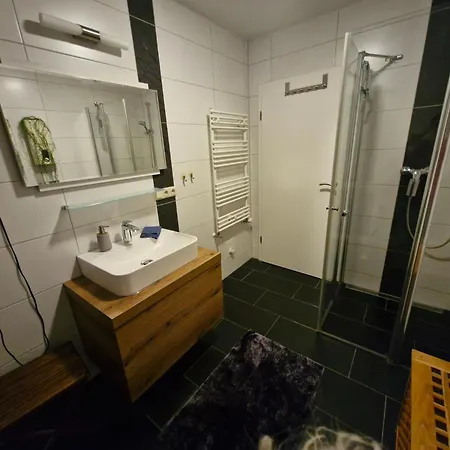 An Der Brunnenaue 4 Sterne, E-ladestation Am Haus, Wlan, Netflix, Garten Загард